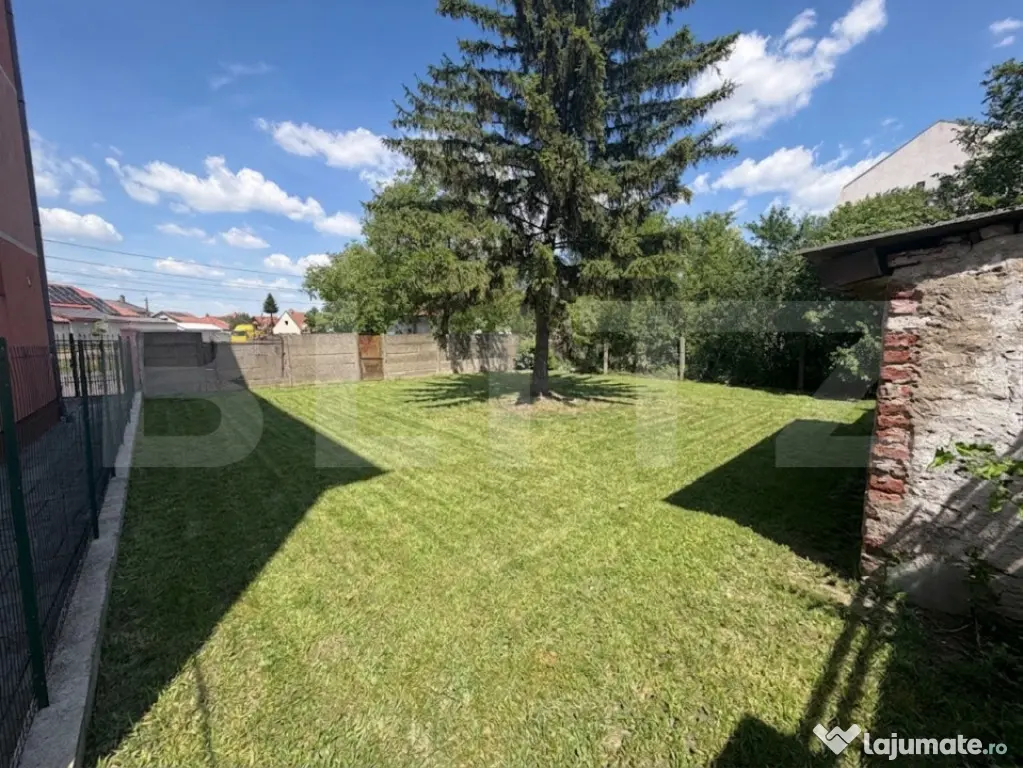 Proprietate de vanzare, 100 mp, 2 fronturi stradale, teren 6