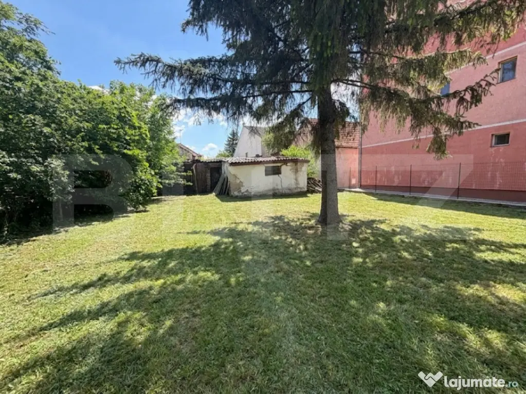 Proprietate de vanzare, 100 mp, 2 fronturi stradale, teren 6