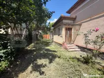 Proprietate de vanzare, 100 mp, 2 fronturi stradale, teren 6