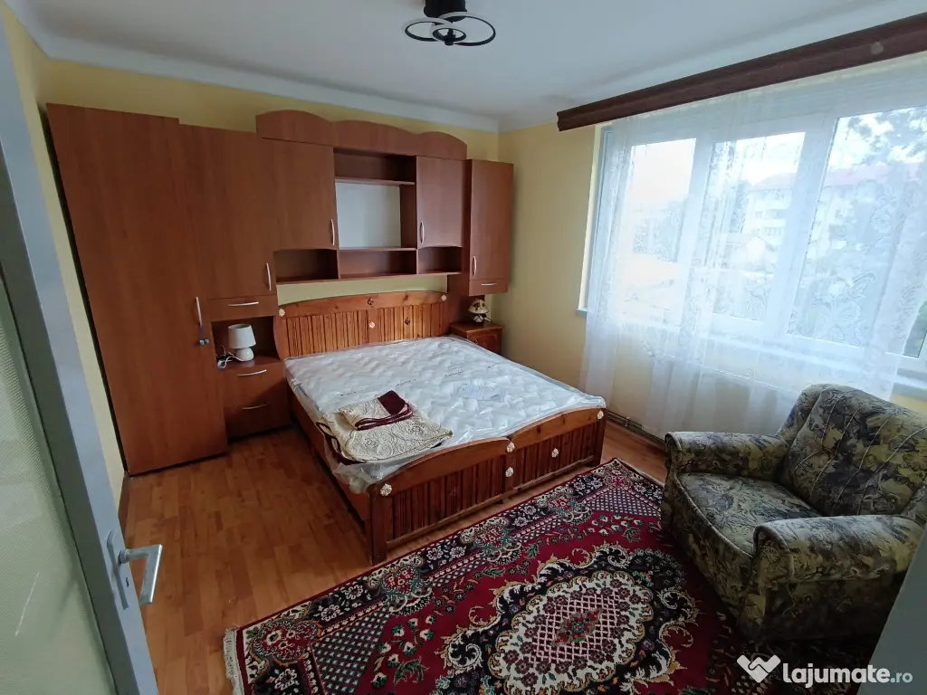 Închiriez apartament 2 camere Campina Prahova str. B.P.Hasdeu