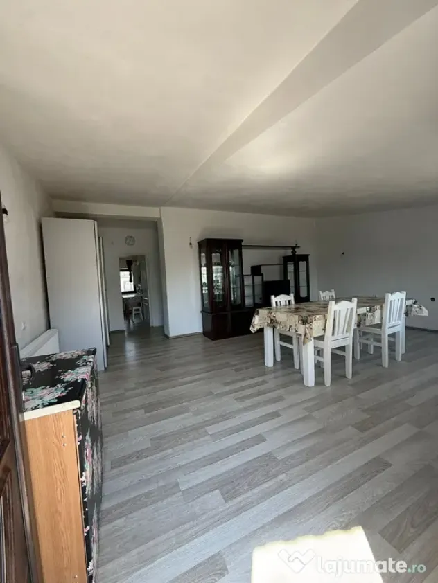 Apartament de închiriat