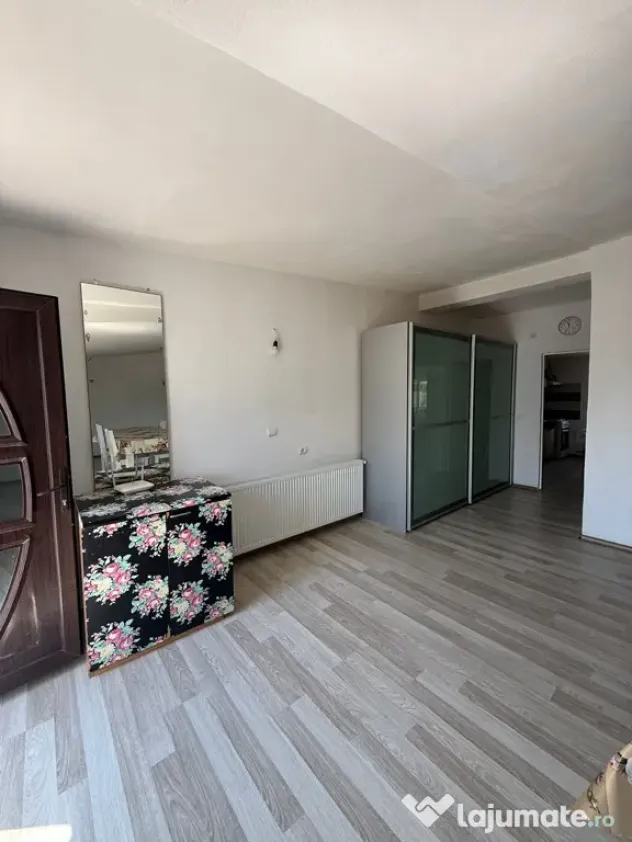Apartament de închiriat