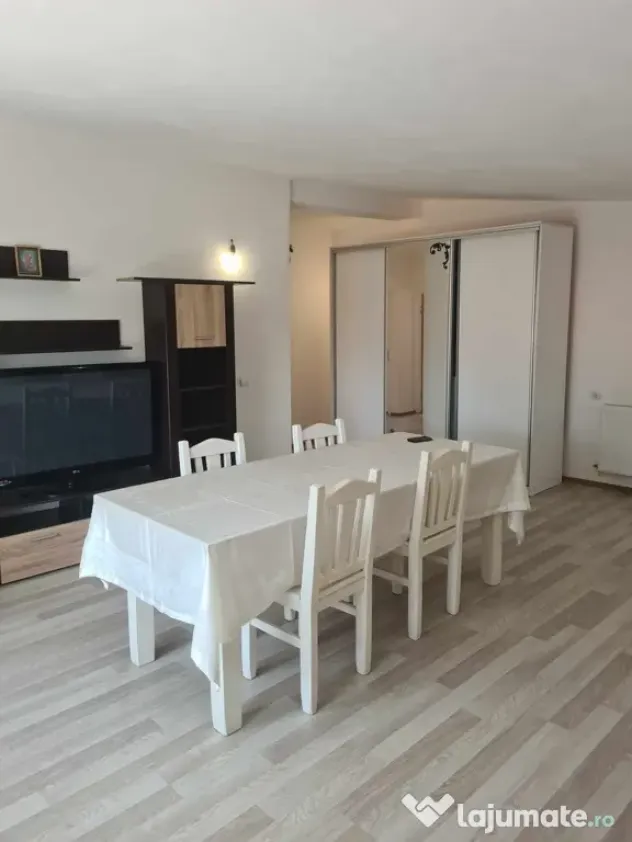 Apartament de închiriat