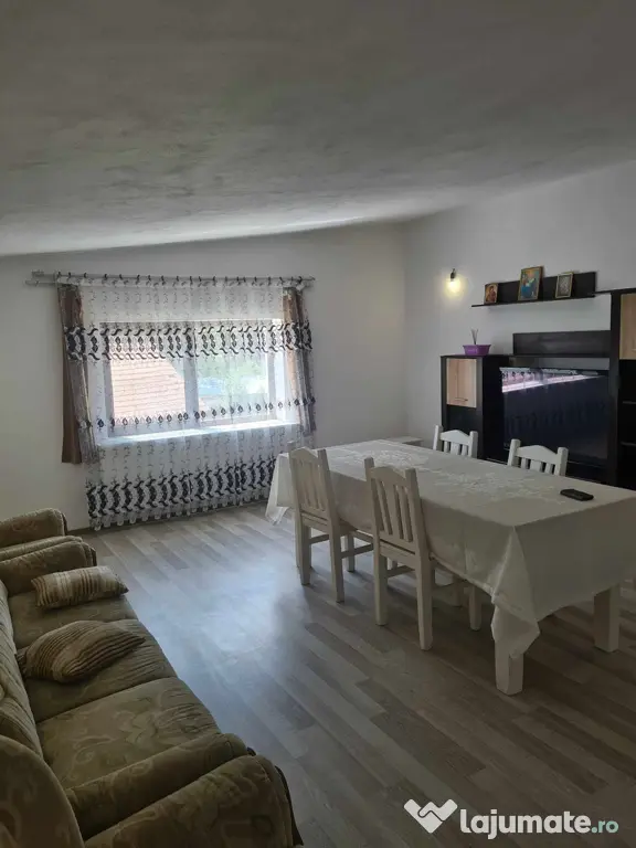 Apartament de închiriat