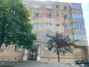 Apartament cu 3 camere de vânzare în zona Centrala, Fag... 