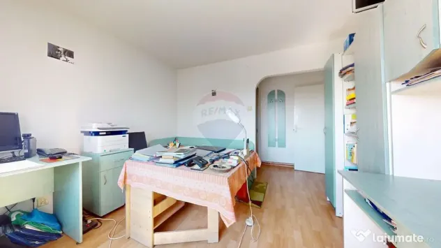 Apartament cu 3 camere de vânzare în zona Centrala, Fag...