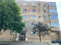 Apartament cu 3 camere de vânzare în zona Centrala, Fag...