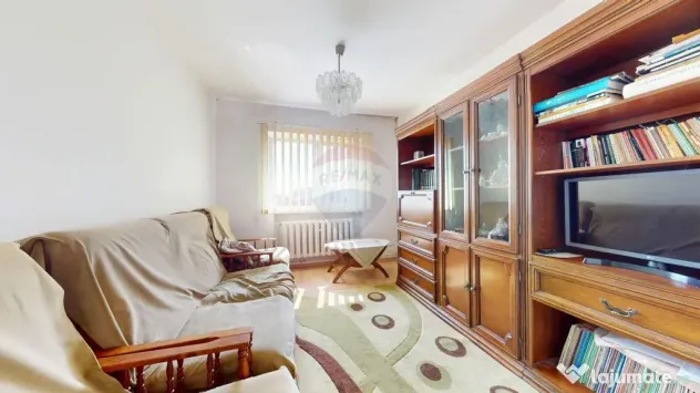 Apartament cu 3 camere de vânzare în zona Centrala, Fag...