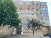 Apartament cu 3 camere de vânzare în zona Centrala, Fag... 