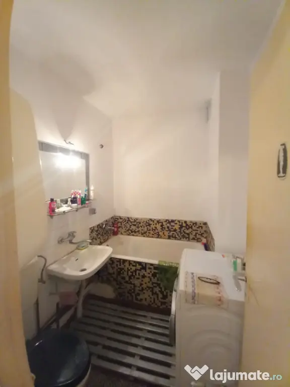 Apartament 3 camere, 57 mp, decomandat, zona Săsar