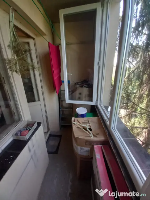 Apartament 3 camere, 57 mp, decomandat, zona Săsar