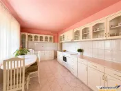 Casa spatioasa Spatiu Comercial 50 mp garaj teren 1.000 m