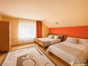 Casa spatioasa Spatiu Comercial 50 mp garaj teren 1.000 m