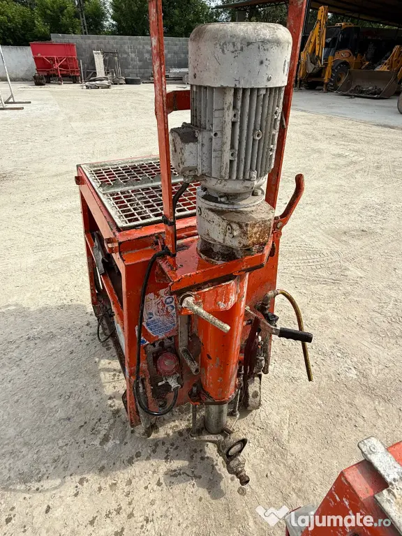 Mașină profesională de tencuit și pompat mortar Mixer Mustang+ malaxor+ furtune