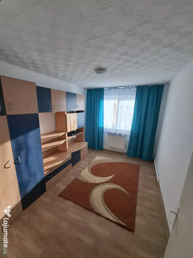 Vand apartament 2 camere Micro 3, Strada Lotus