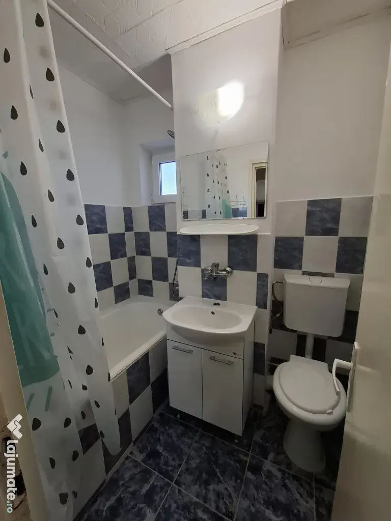 Vand apartament 2 camere Micro 3, Strada Lotus