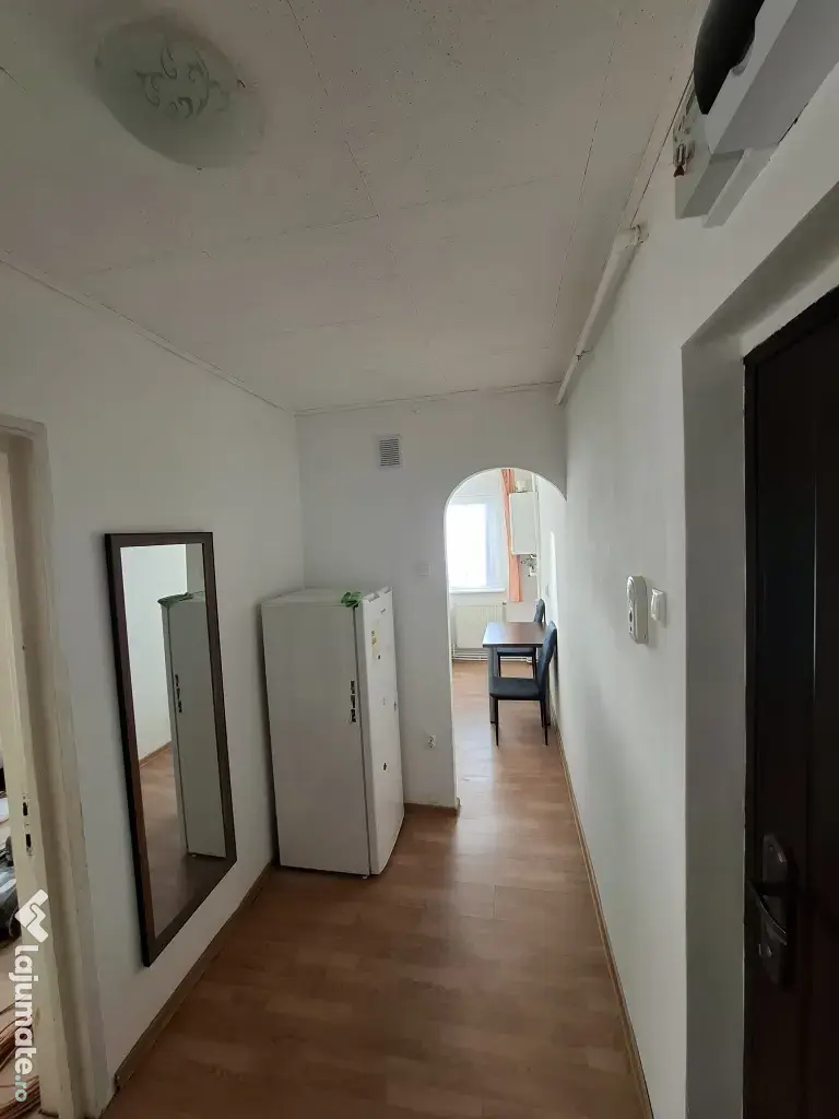 Vand apartament 2 camere Micro 3, Strada Lotus