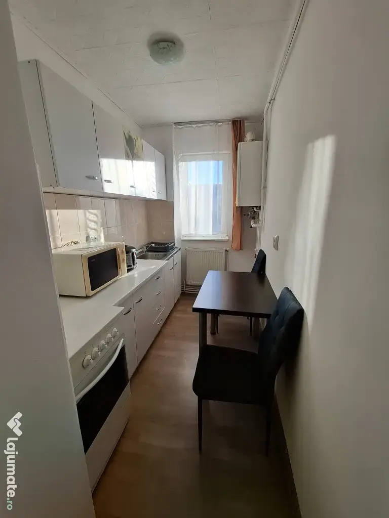 Vand apartament 2 camere Micro 3, Strada Lotus