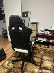 Scaun de gaming ergonomis, Alb/Negru – Stare excelentă / Ca nou