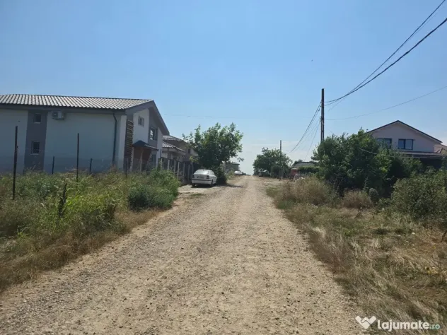 Teren de vanzare in Lazu