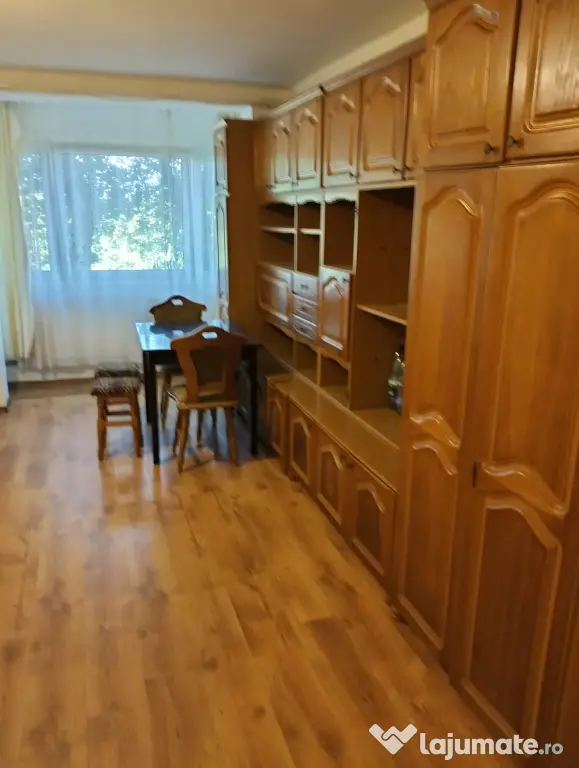 Garsoniera de închiriat str. Dragoș Vodă