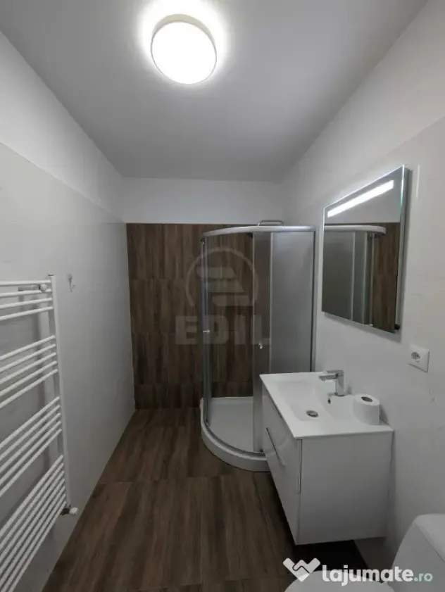 Apartament de 2 camere, deocomandat, zona Cetaii-Floresti