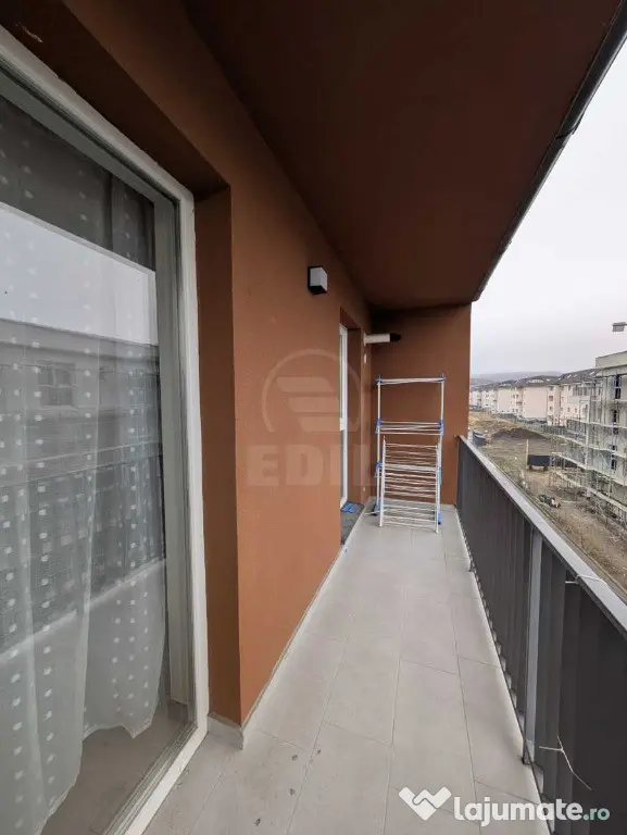 Apartament de 2 camere, deocomandat, zona Cetaii-Floresti