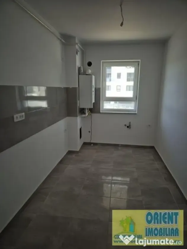 Tomis Plus, 2 camere de vanzare, etaj 1, decomandat