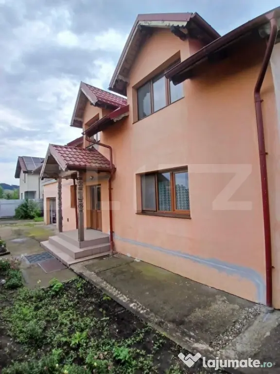 Casa P+M cu 5 camere si garaj, amplasate pe un teren de 650m