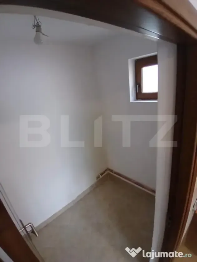 Casa P+M cu 5 camere si garaj, amplasate pe un teren de 650m