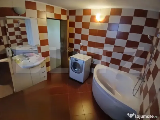 Casa P+M cu 5 camere si garaj, amplasate pe un teren de 650m
