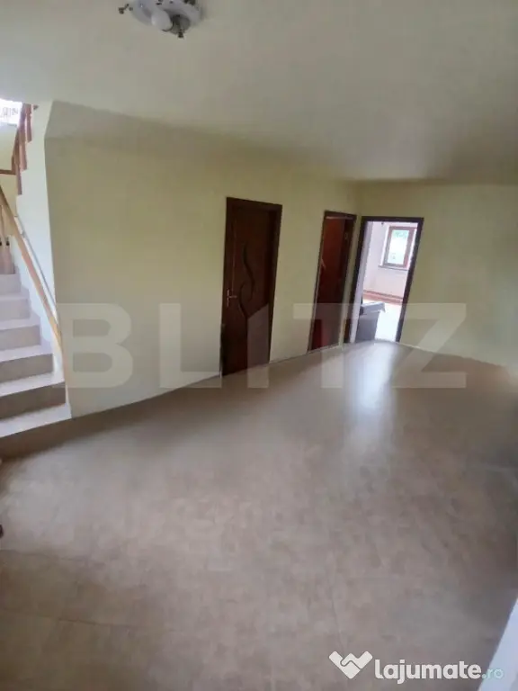 Casa P+M cu 5 camere si garaj, amplasate pe un teren de 650m