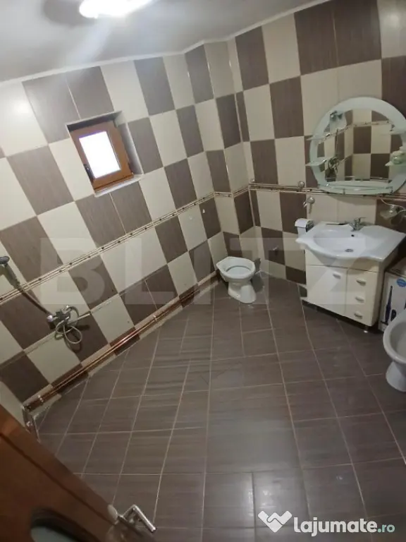 Casa P+M cu 5 camere si garaj, amplasate pe un teren de 650m