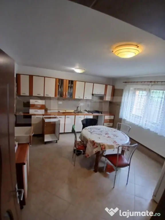 Casa P+M cu 5 camere si garaj, amplasate pe un teren de 650m