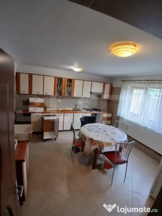 Casa P+M cu 5 camere si garaj, amplasate pe un teren de 650m