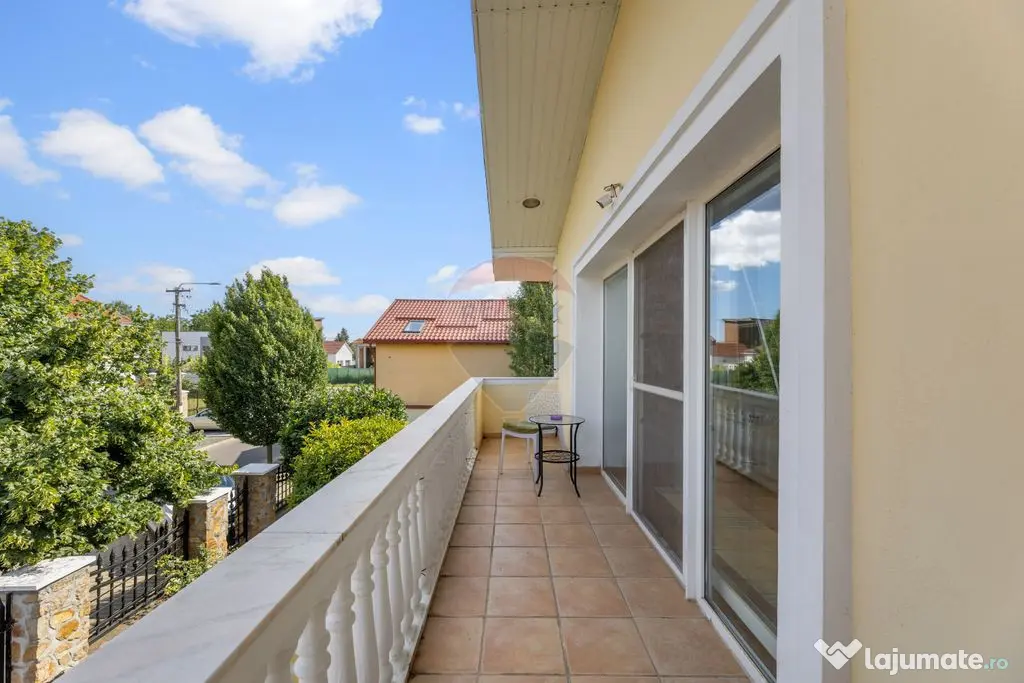 Vilă cu 4 camere de vânzare 921 mp zona Subcetate,Arad
