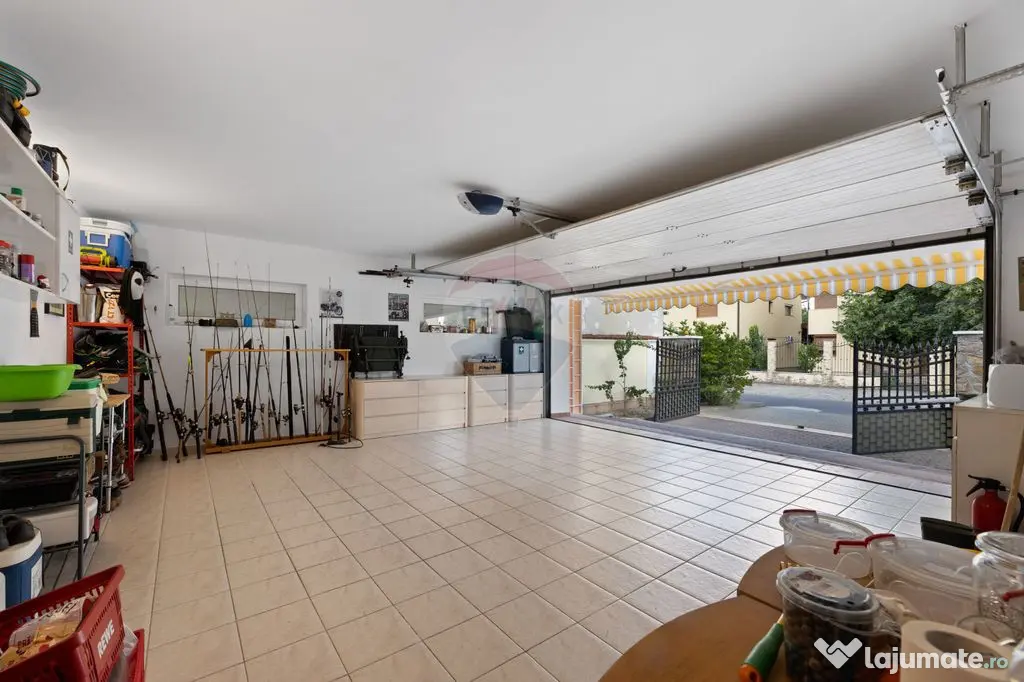 Vilă cu 4 camere de vânzare 921 mp zona Subcetate,Arad