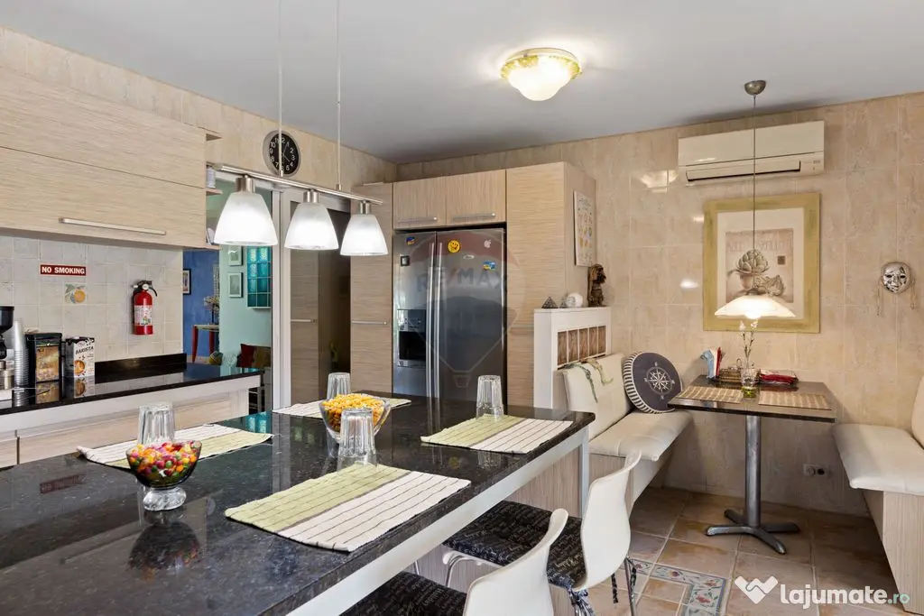 Vilă cu 4 camere de vânzare 921 mp zona Subcetate,Arad