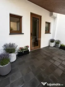 Spatiu de vanzare, 22.95 mp, zona Vivo