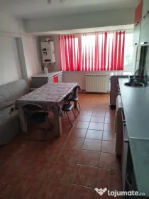 Ofer spre inchiriere apartament doua camere central