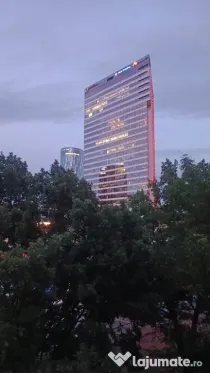 Propietar Vand apartament 2 cam in Aviatiei Mall Promenada