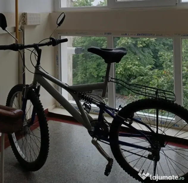 Vând bicicleta Mountain Bike 26"+ 2 perechi de roți rezerva! CITIȚI DESCRIEREA