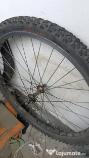Vând bicicleta Mountain Bike 26"+ 2 perechi de roți rezerva! CITIȚI DESCRIEREA 