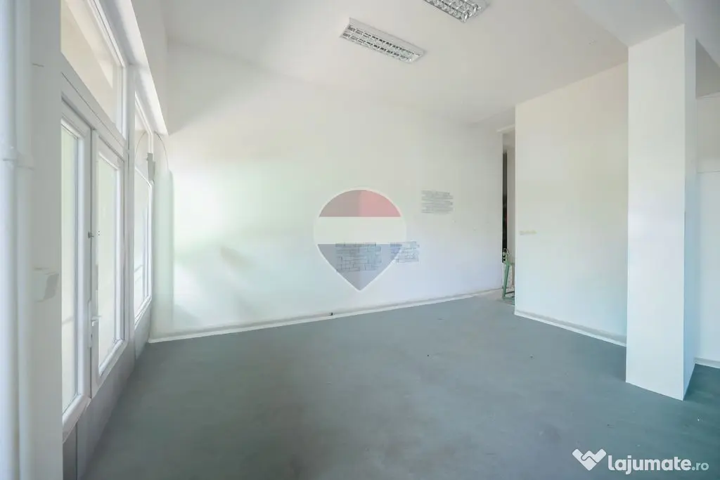 Spațiu Comercial de Închiriat, 75.86 mp, Rogerius - Oradea