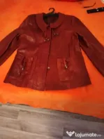 Vând 2 haine de piele