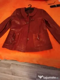 Vând 2 haine de piele