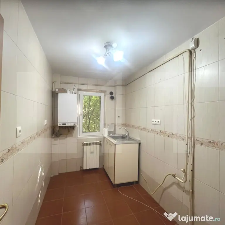 Apartament de 3 camere, 51 mp, Zona Primaverii