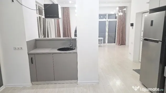 Inchiriez apartament 2 camere in Deva, zona ultracentrala, etaj 1,