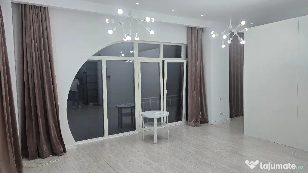 Inchiriez apartament 2 camere in Deva, zona ultracentrala, etaj 1,