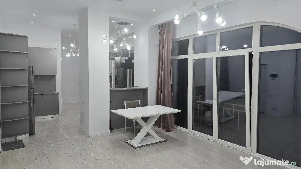 Inchiriez apartament 2 camere in Deva, zona ultracentrala, etaj 1,